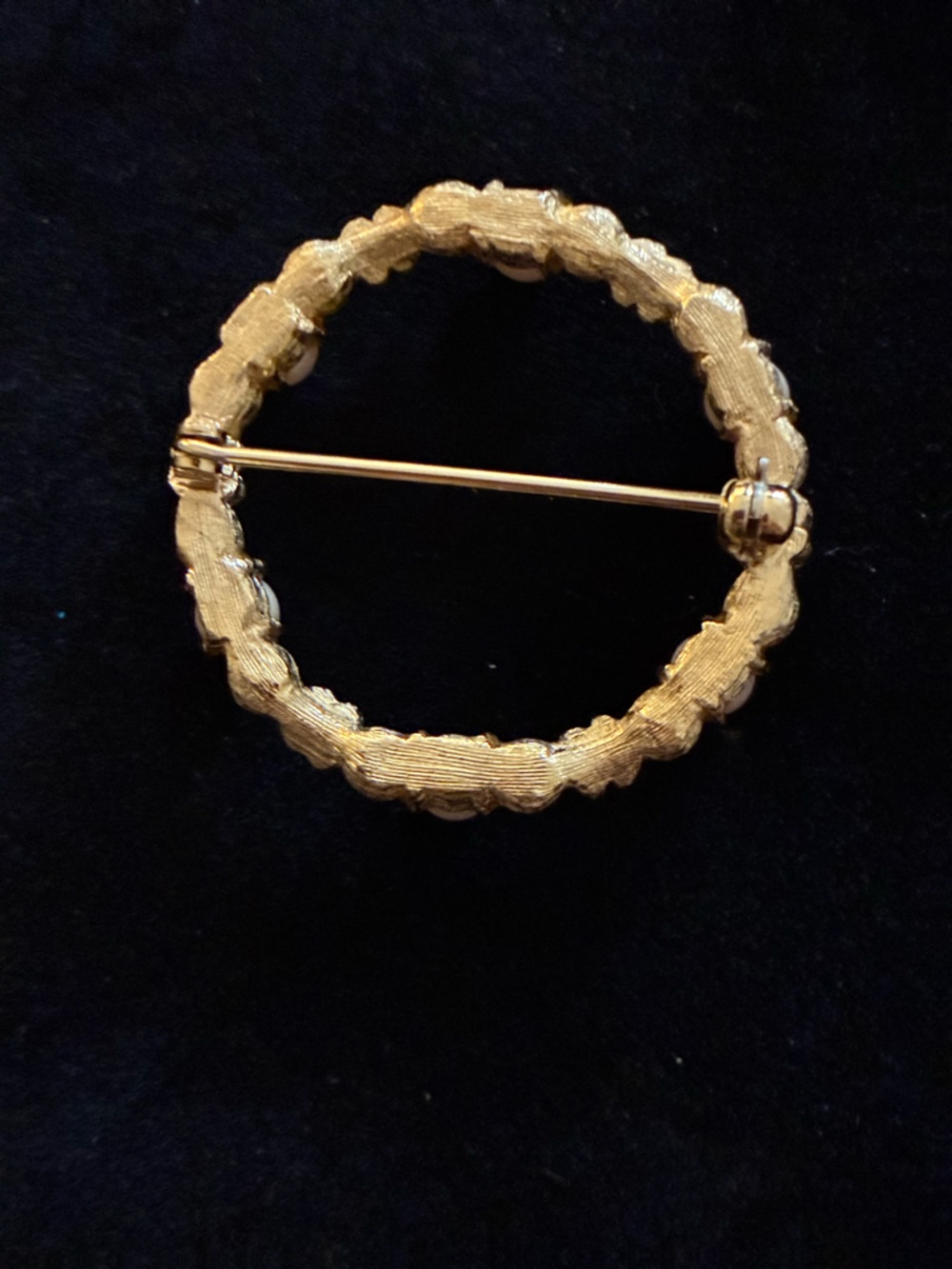 Vintage EUC Circa 1970 Faux Pearl Gold-Filled Wreath Brooch/Pin - Picture 5 of 6